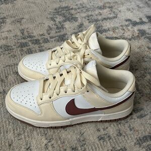 Women’s Nike Dunk Next Nature size 7